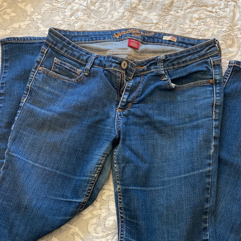 Arizona Junior’s Mid Rise Jeans Size 11